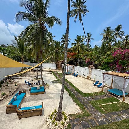 Mambo Cabana Pwani Mchangani Exteriör bild