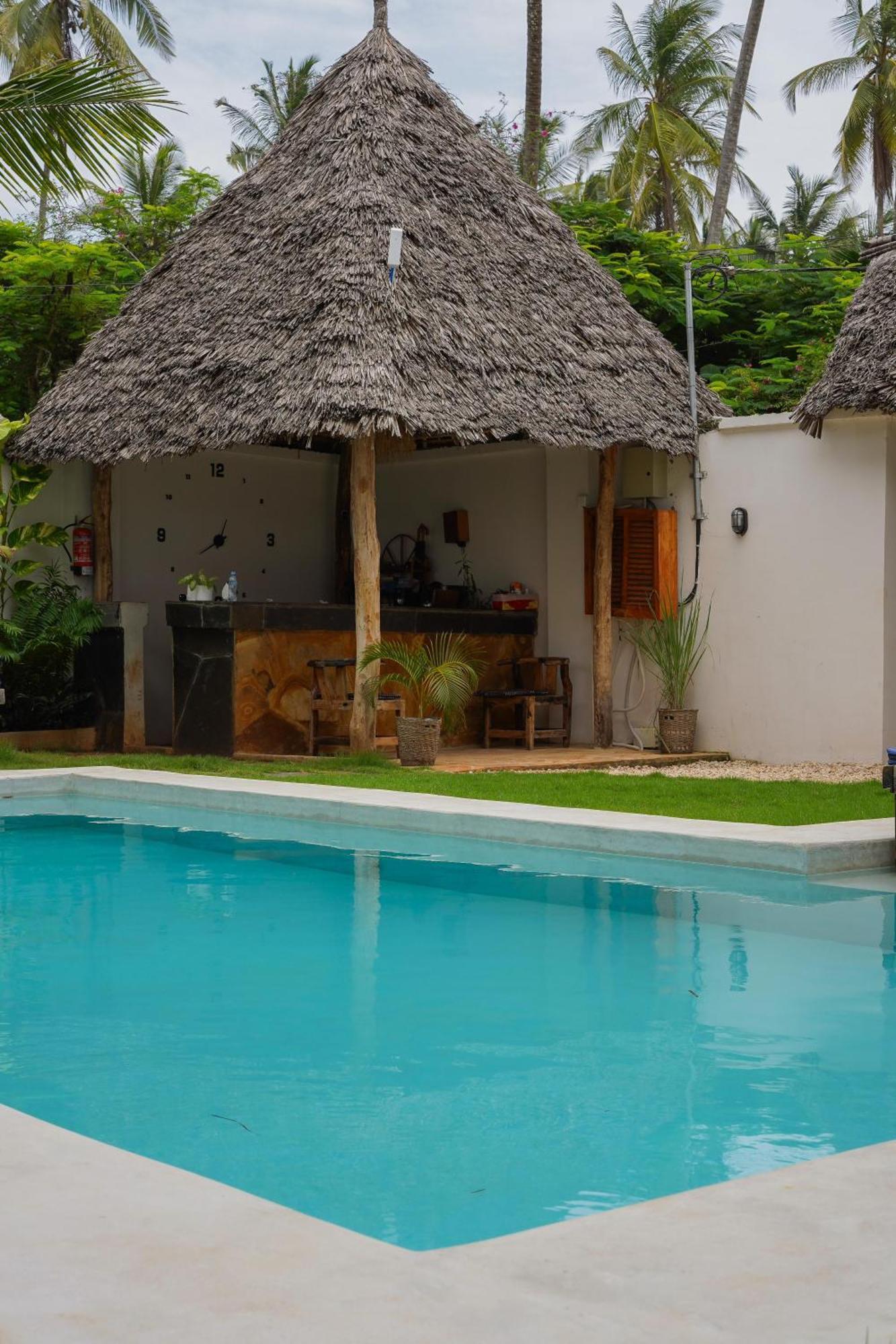 Mambo Cabana Pwani Mchangani Exteriör bild