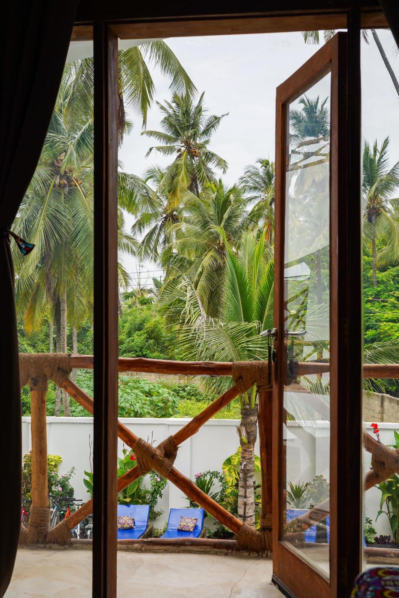 Mambo Cabana Pwani Mchangani Exteriör bild