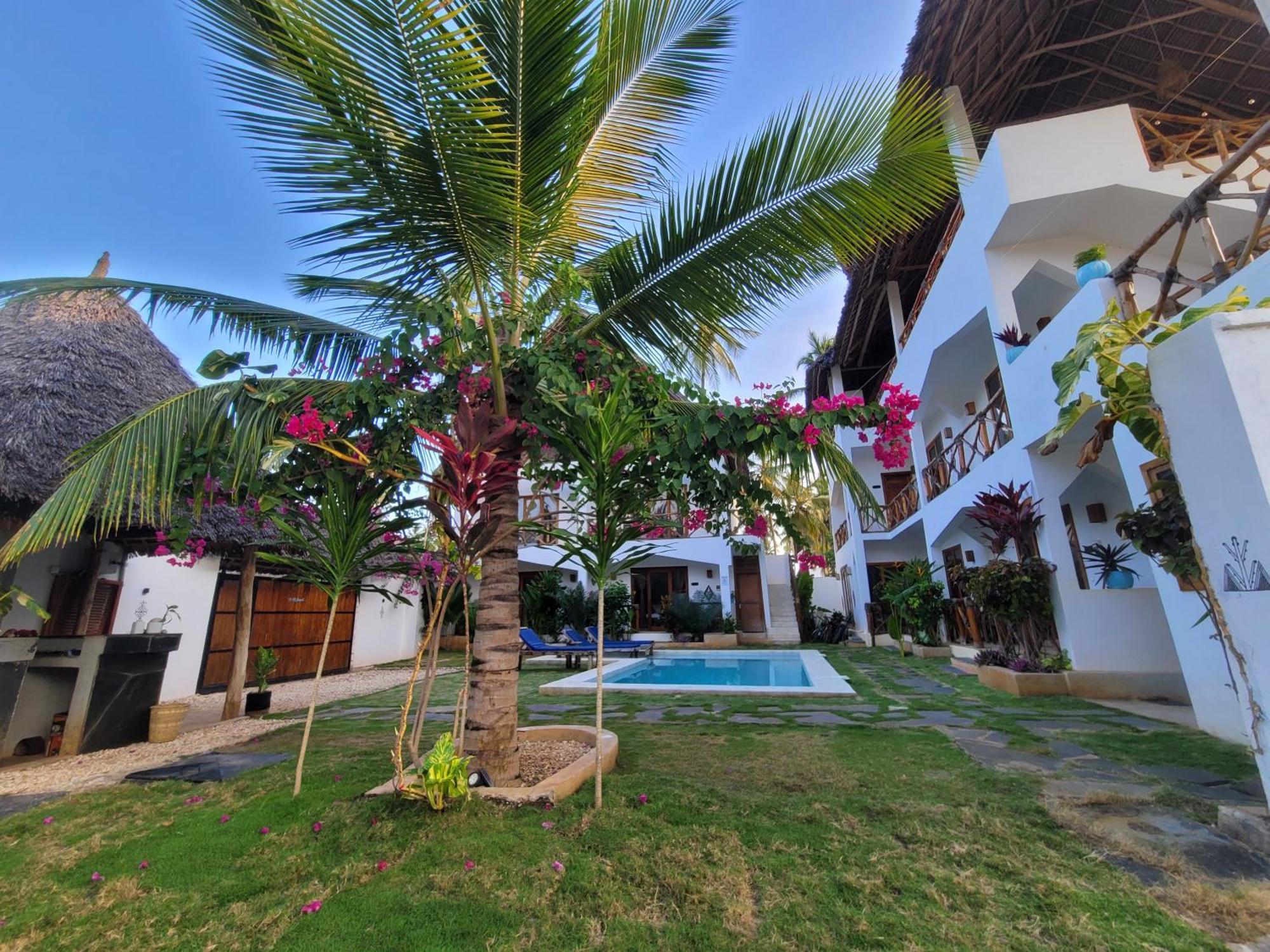Mambo Cabana Pwani Mchangani Exteriör bild