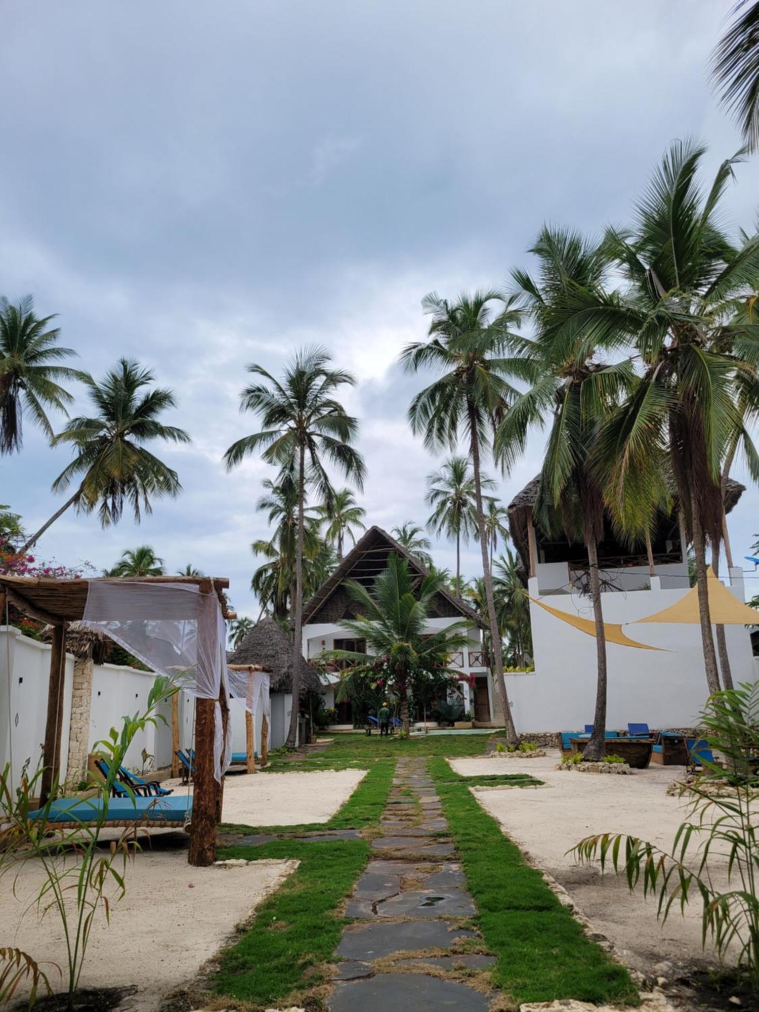 Mambo Cabana Pwani Mchangani Exteriör bild